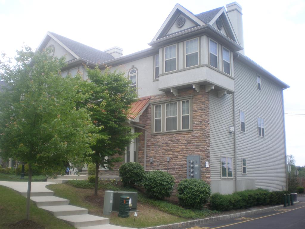 MLS #/Web ID: 2687087