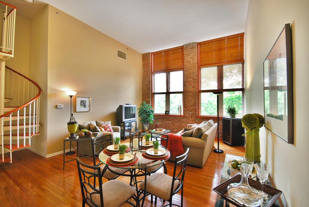 MLS #/Web ID: 2690887