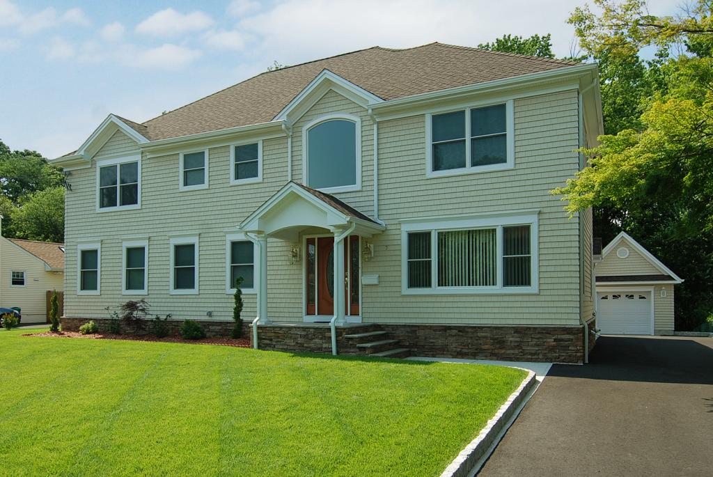 MLS #/Web ID: 2691087