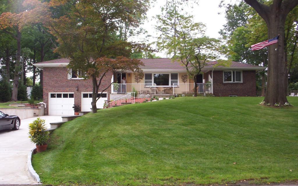 MLS #/Web ID: 2692187