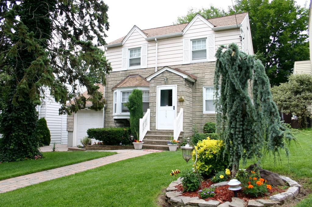 MLS #/Web ID: 2697887