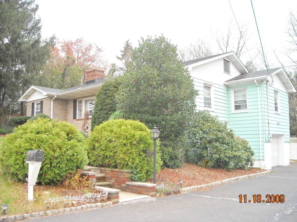 1400 CLINTON AVE