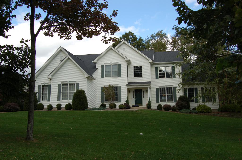 18 JANET DR