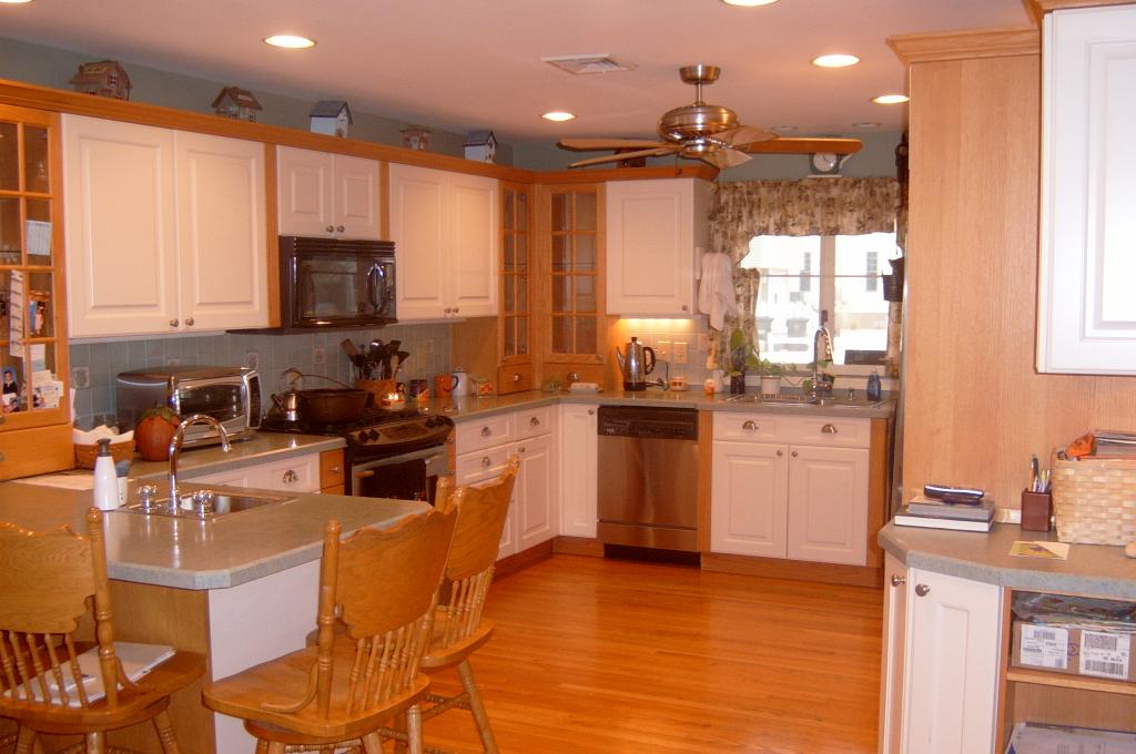 315 W KUPPER DR