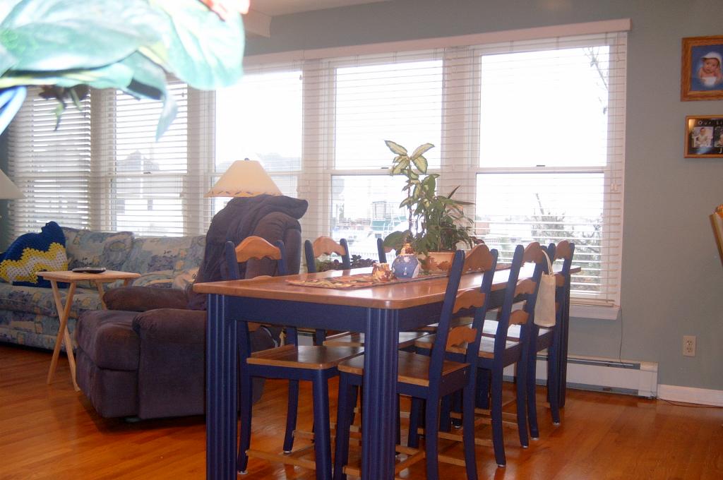 315 W KUPPER DR