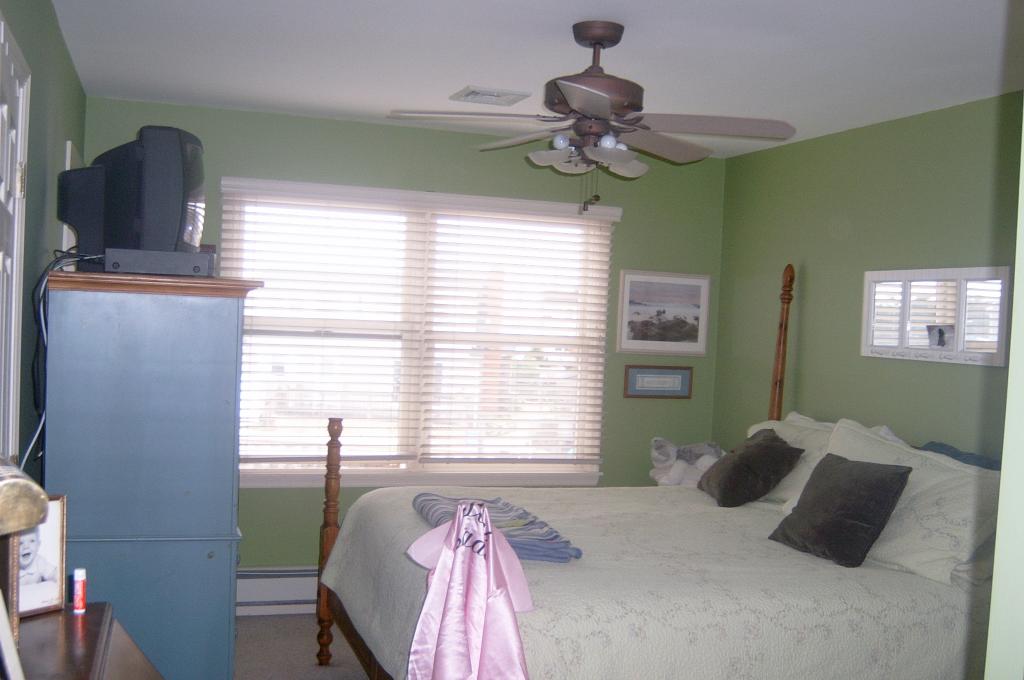 315 W KUPPER DR