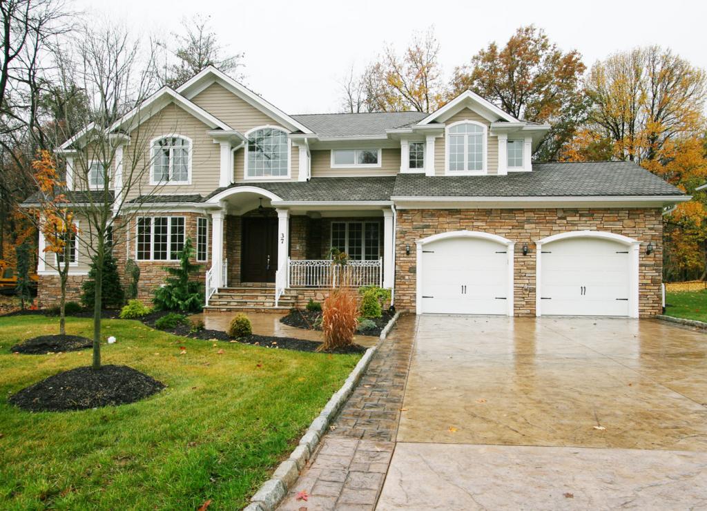 MLS #/Web ID: 2725387