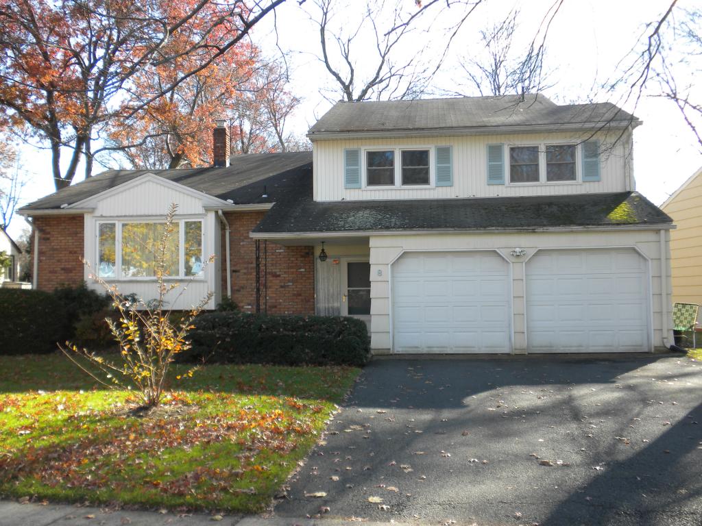 MLS #/Web ID: 2729687