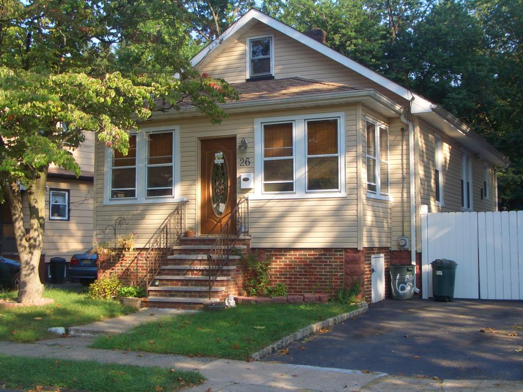 MLS #/Web ID: 2570888