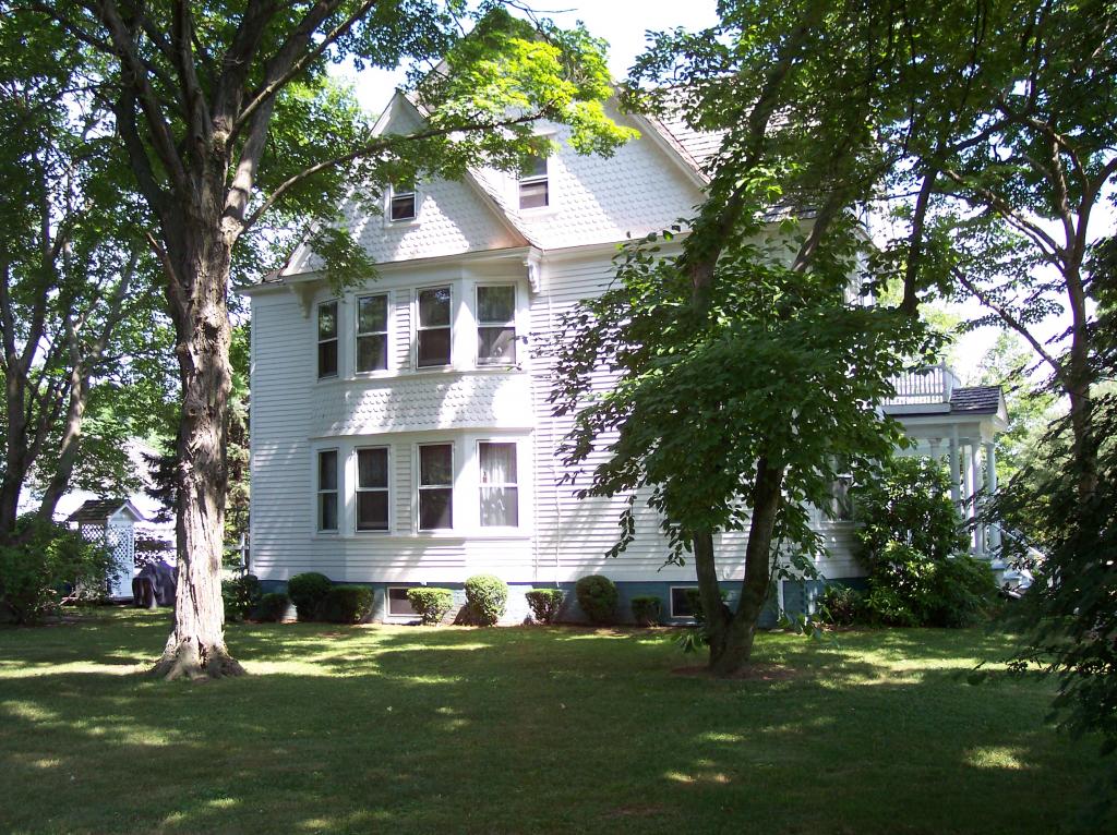 1336 MAIN ST