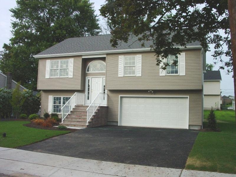 MLS #/Web ID: 2683188