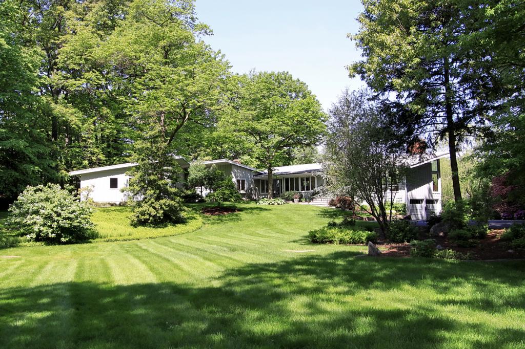 7 CRYSTAL ROAD