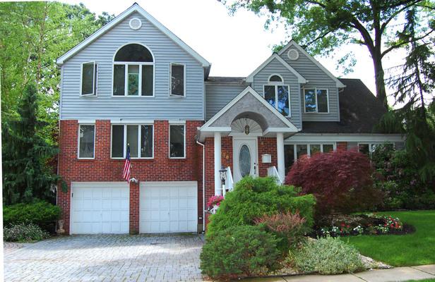 MLS #/Web ID: 2697588