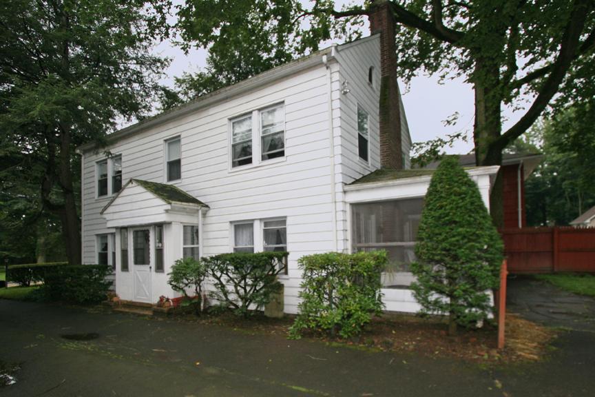 597 Mountain Ave
