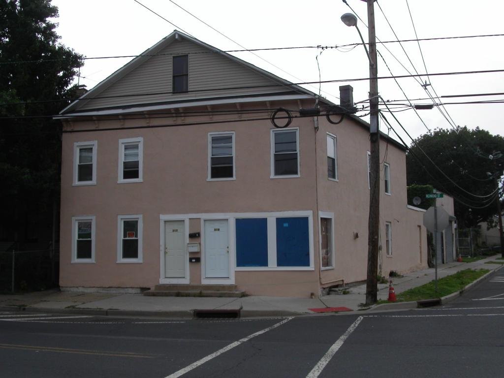 MLS #/Web ID: 2700888