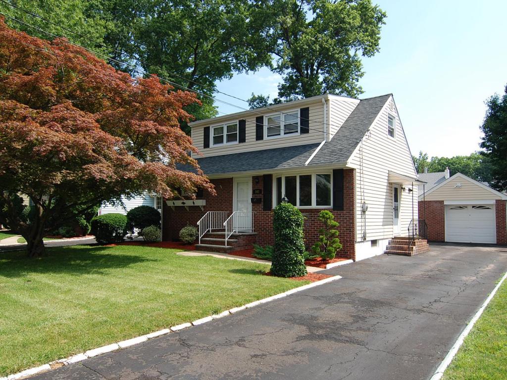 MLS #/Web ID: 2701688