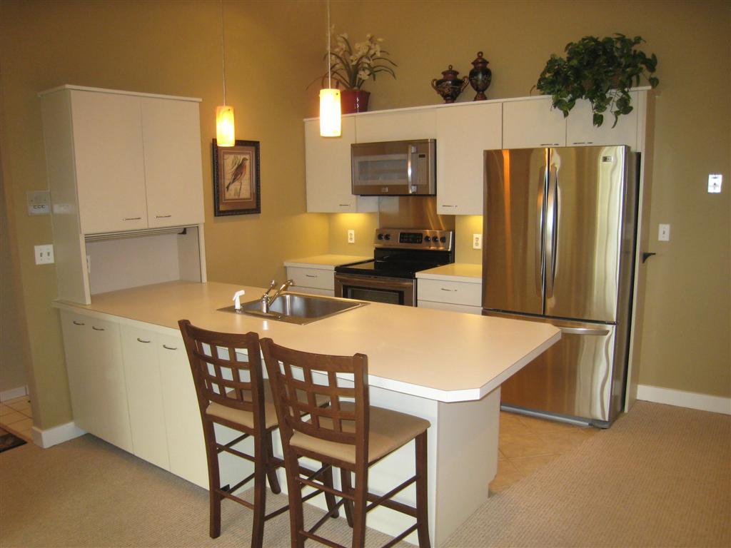 211 MAIN ST APT 4