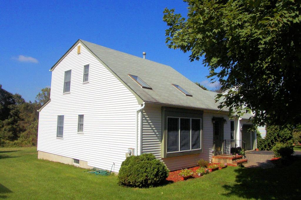 MLS #/Web ID: 2712388