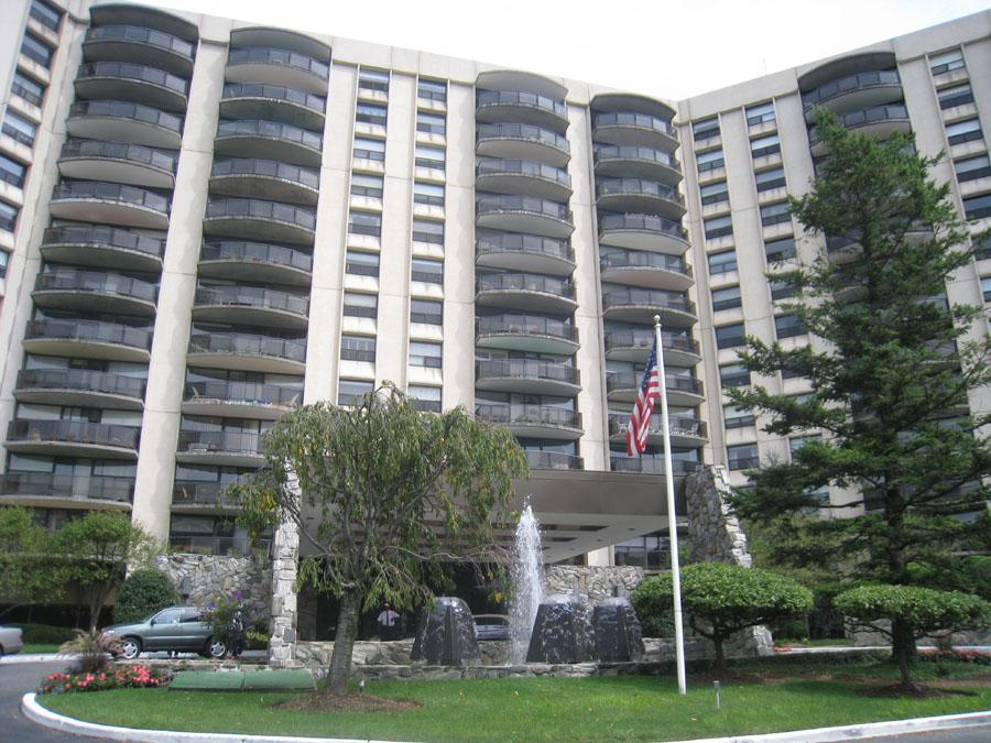 2 CLARIDGE DR 10NE
