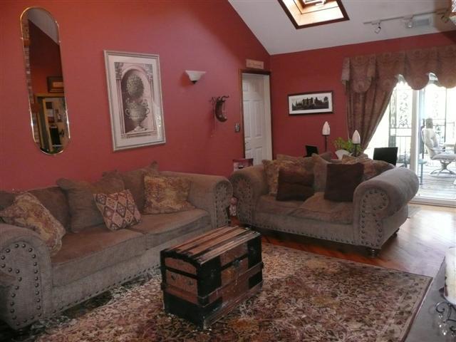 12 VALLEY VIEW LN