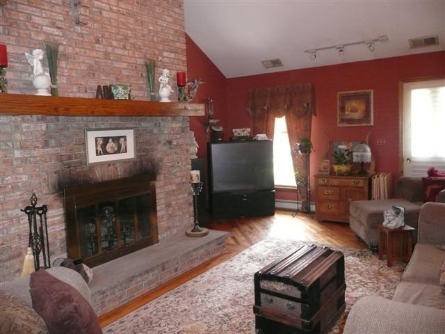 12 VALLEY VIEW LN