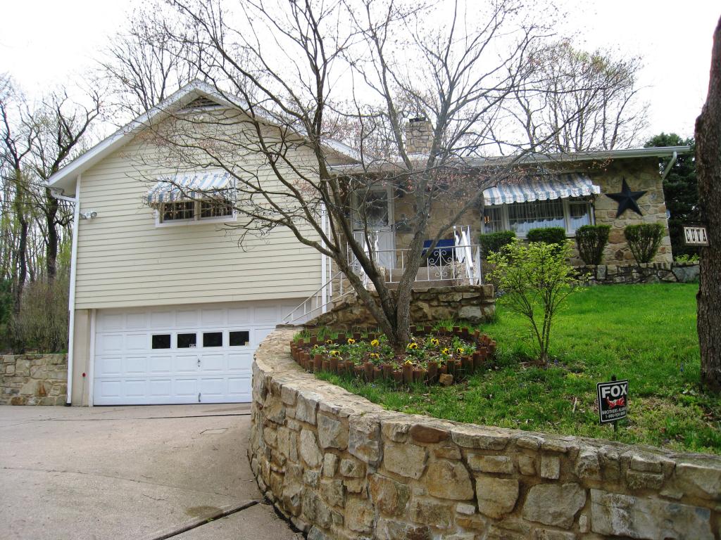 MLS #/Web ID: 2724088