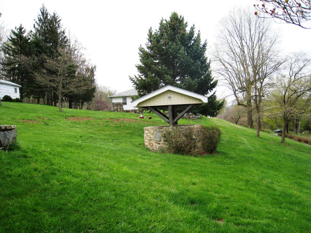 MLS #/Web ID: 2724088