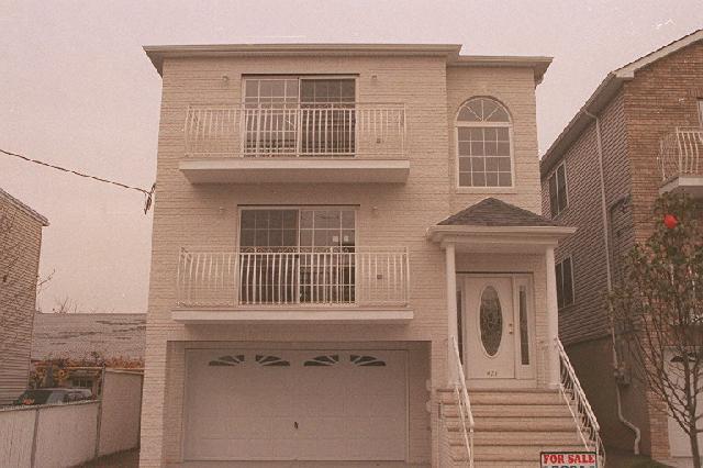MLS #/Web ID: 2724188