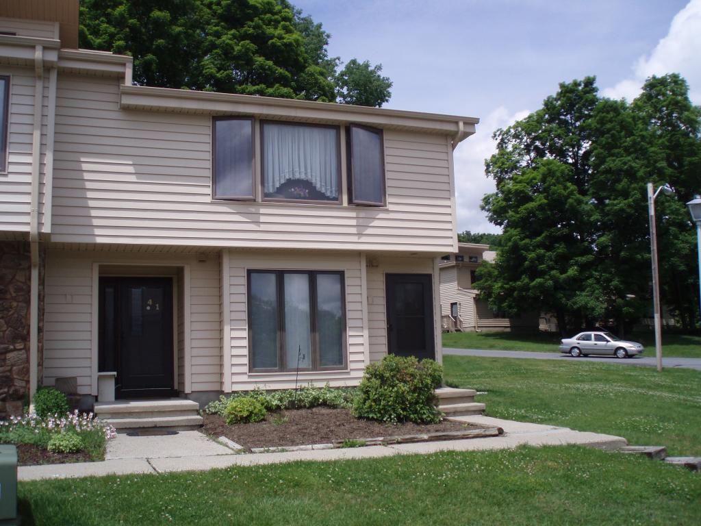 411 IROQUOIS CT