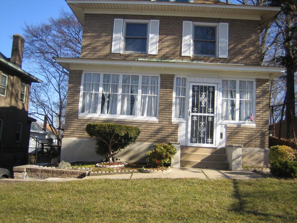 529 LINDEN PL