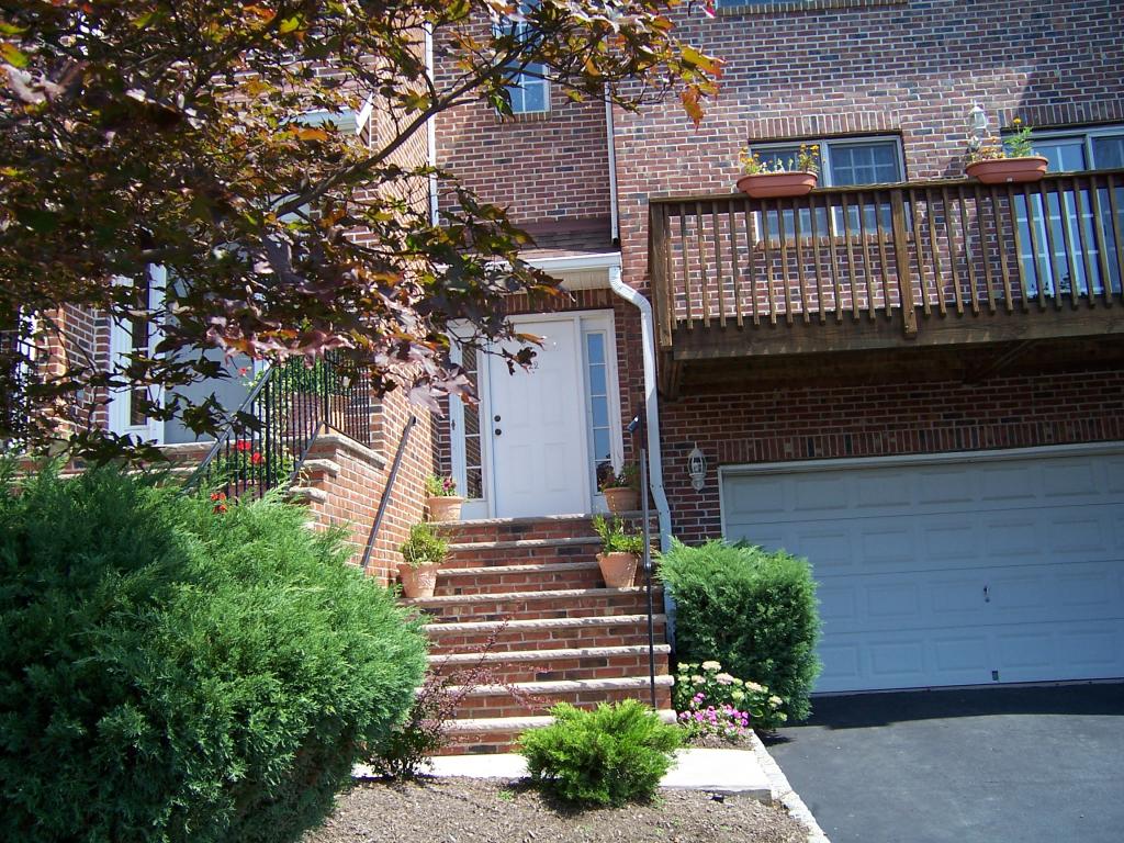MLS #/Web ID: 2691789
