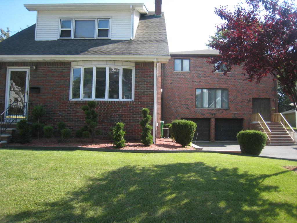 MLS #/Web ID: 2698689