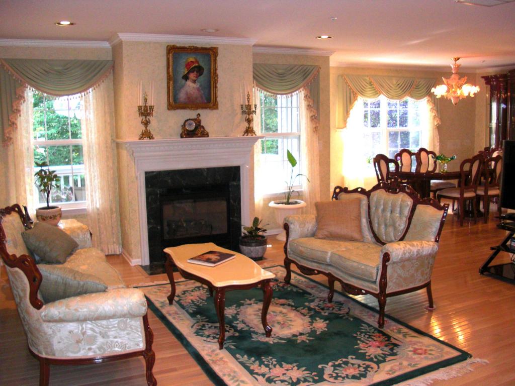 MLS #/Web ID: 2711089