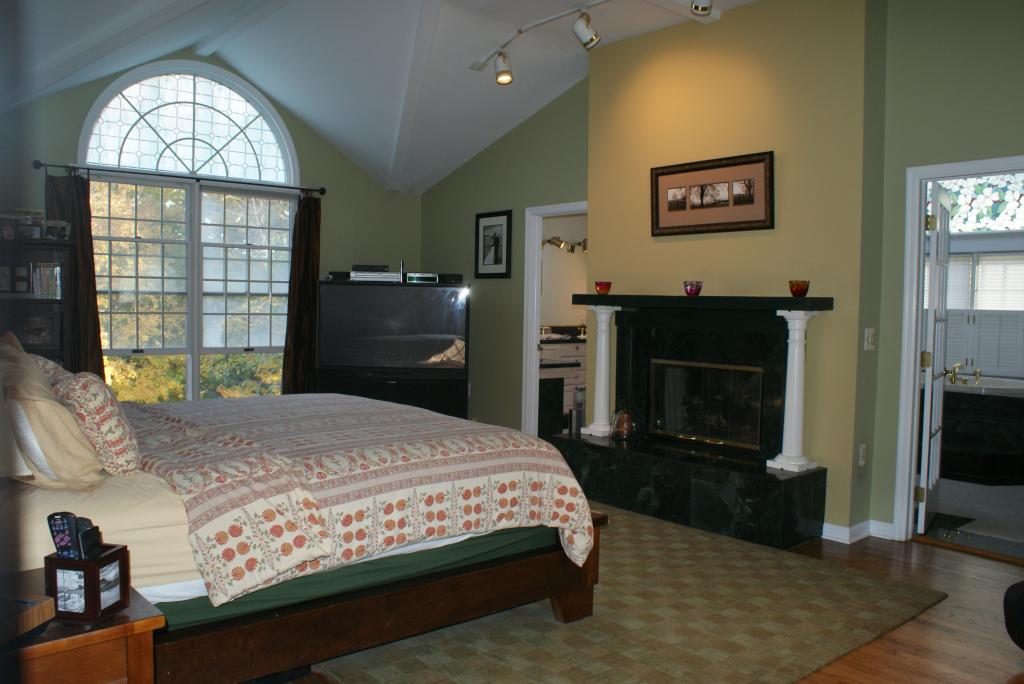 8 BRIARCLIFF TER