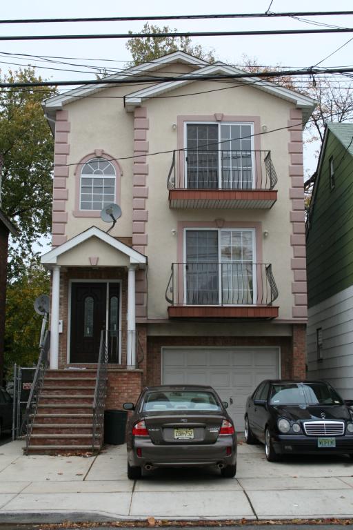 MLS #/Web ID: 2723689