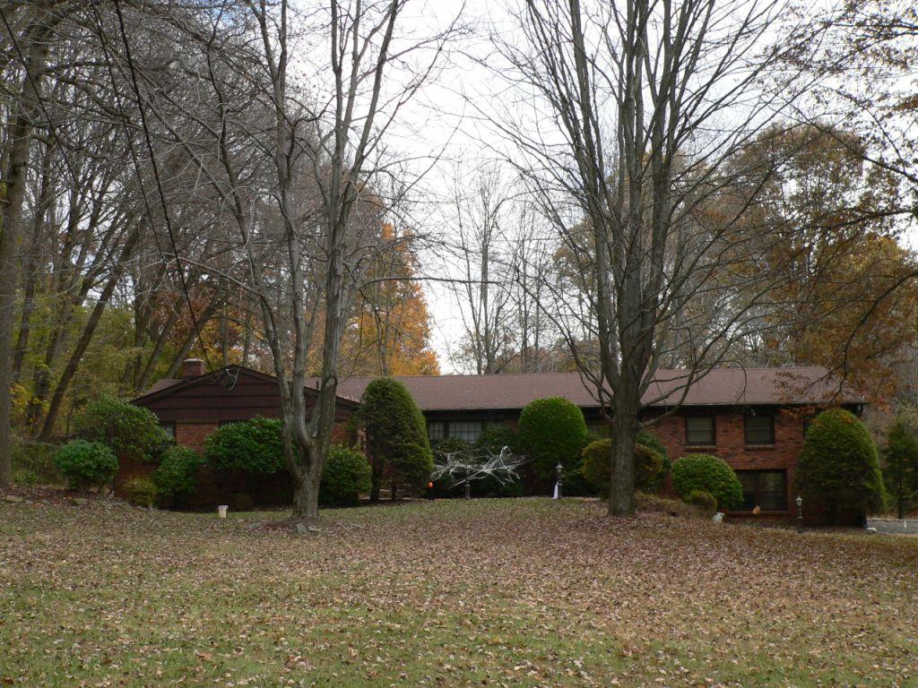 8 HELEN ST