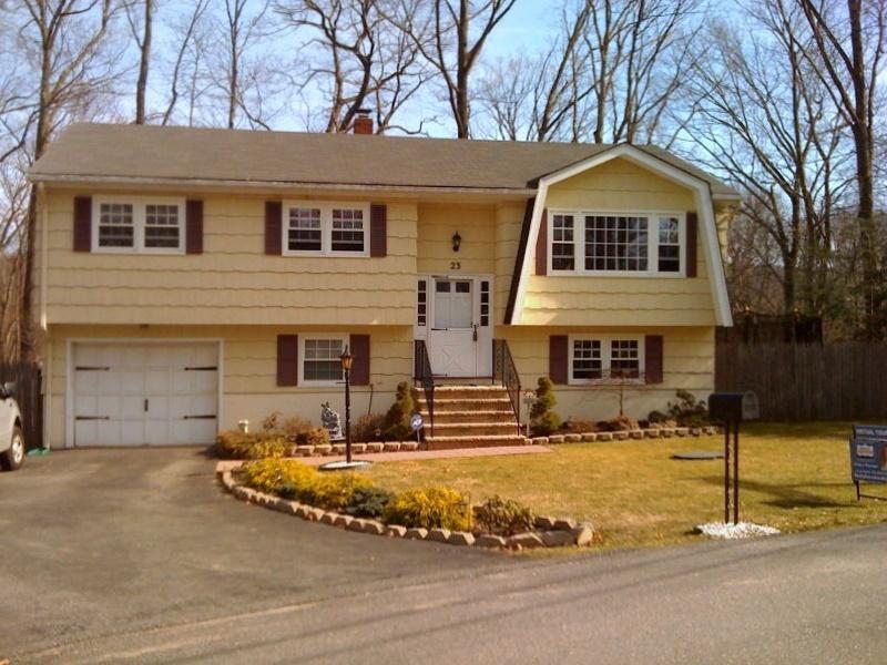 MLS #/Web ID: 2725689