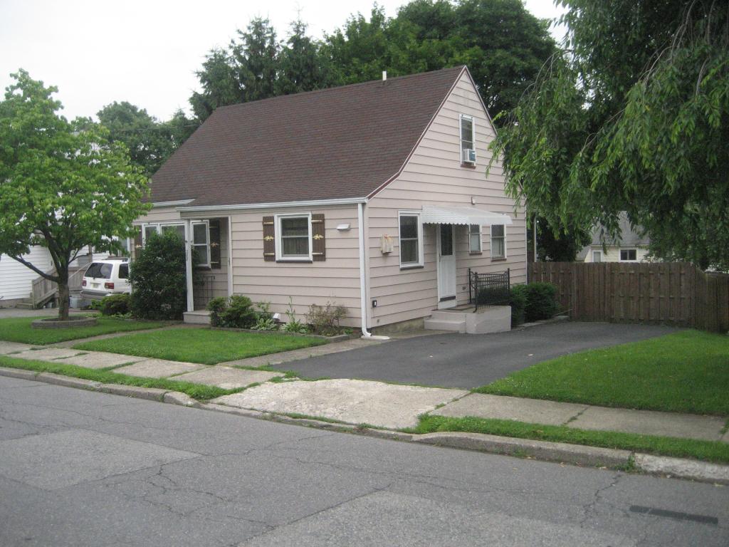 MLS #/Web ID: 2691890