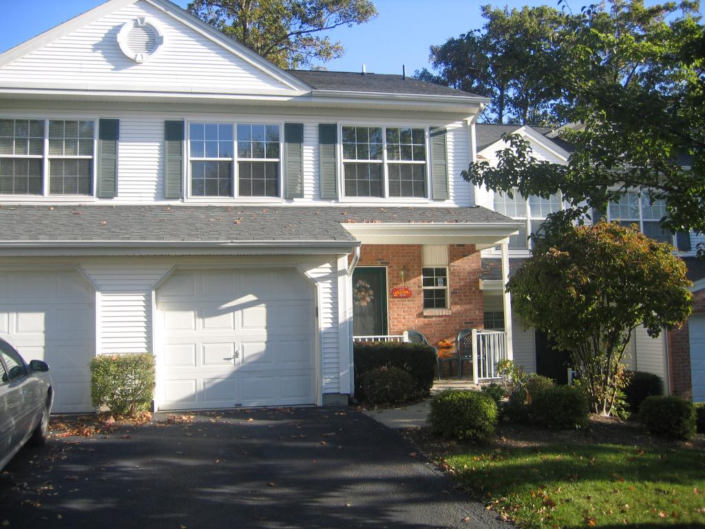 6 MAPLE LN