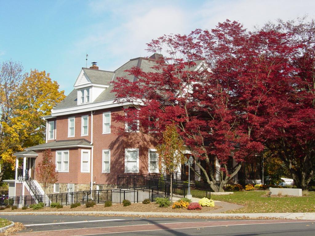 17 MAIN ST