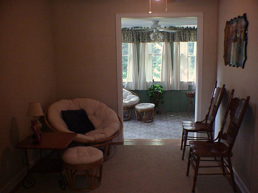 10 Pleasant Valley Road