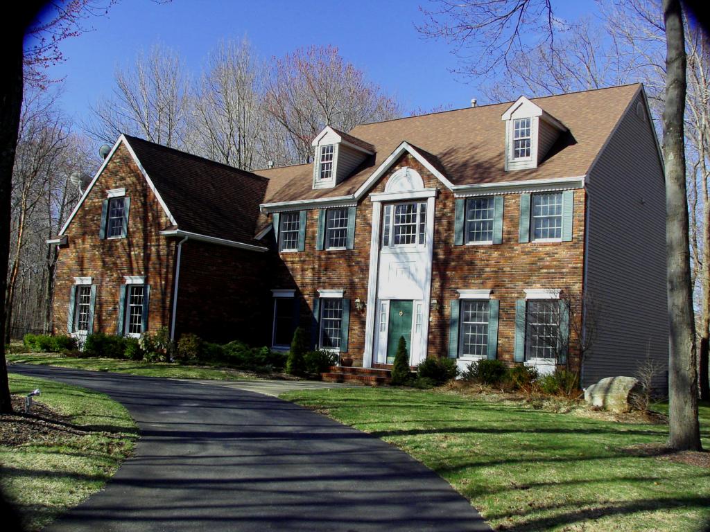 8 CRYSTAL ROCK RD