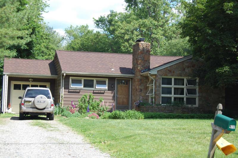 Single Family Home for Sale, ListingId:14026746, location: 911 MAPLE DR Greenwich Township 08323