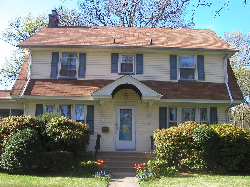 15 E ROSELLE AVE