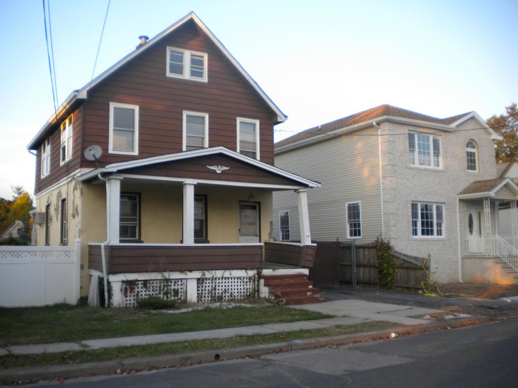 MLS #/Web ID: 2722690