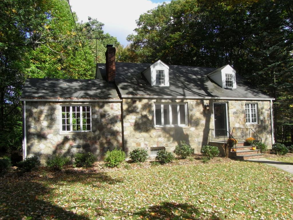 77 OAKHILL RD