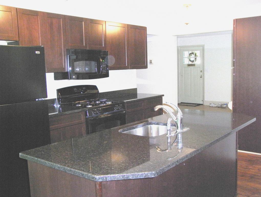 77 OAKHILL RD
