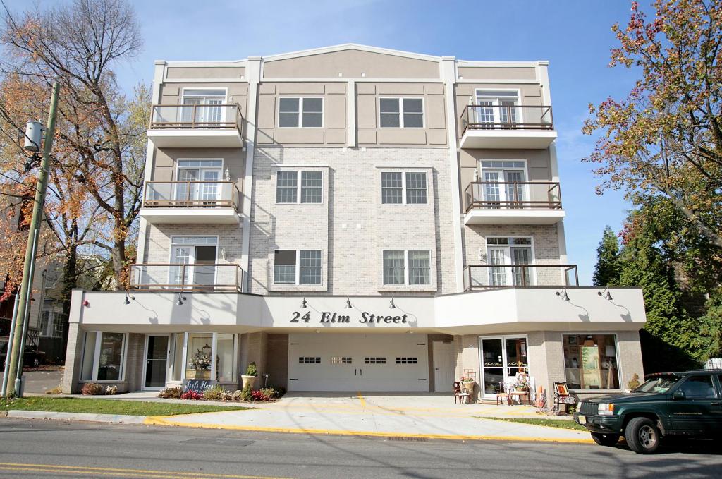24 ELM ST UNIT 3A