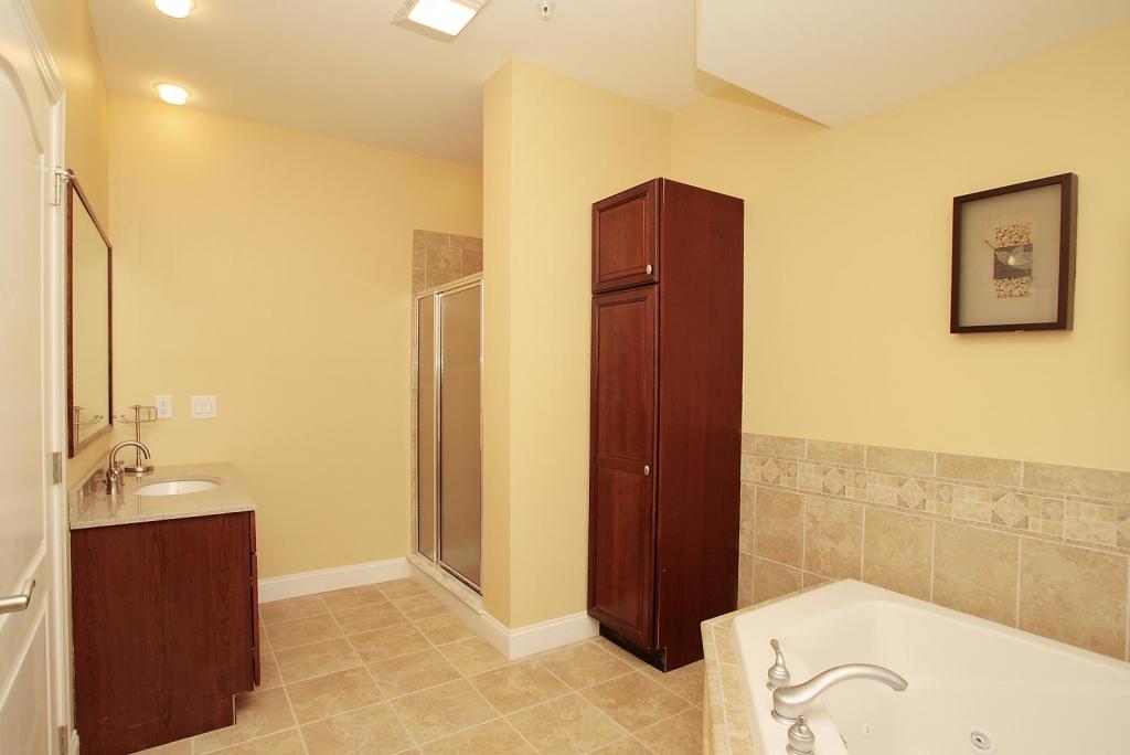 24 ELM ST UNIT 3A