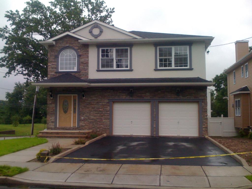 MLS #/Web ID: 2728090